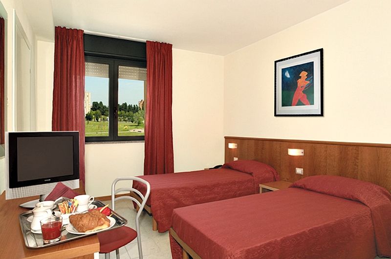 Leonardo Hotel Parma Exterior photo